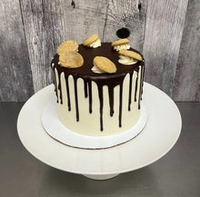 Load image into Gallery viewer, Cakes by Celena's Bakery