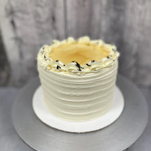 Load image into Gallery viewer, Cakes by Celena's Bakery