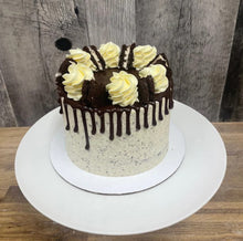 Load image into Gallery viewer, Cakes by Celena's Bakery