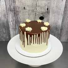 Load image into Gallery viewer, Cakes by Celena's Bakery