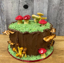 Load image into Gallery viewer, Custom Cakes by Celena's Bakery