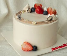 Load image into Gallery viewer, Classic Cakes by Manzou Bakery