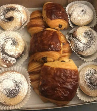 Load image into Gallery viewer, Sourdough & Organic Artisan French Bakery by Stéphanie E. Armengau