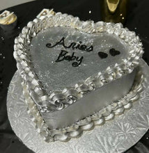 Load image into Gallery viewer, Custom Cakes by CakeItKing